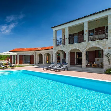 Villa Dubravka In Istria For 11 People - Pet Friendly With 70 M2 Private Pool Vosteni