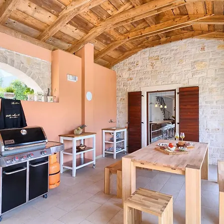 Dubravka In Istria For 11 People - Pet Friendly With 70 M2 Private Pool Villa Vosteni