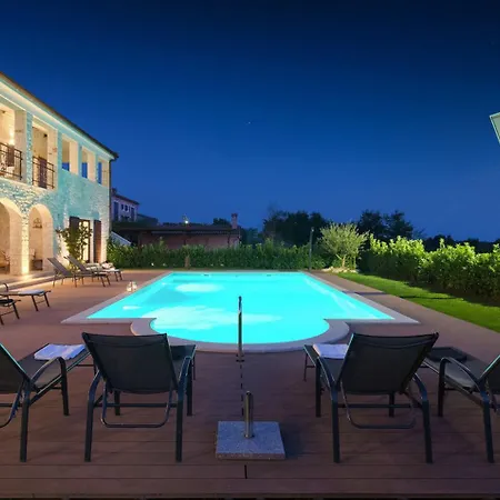 Dubravka In Istria For 11 People - Pet Friendly With 70 M2 Private Pool * Vosteni