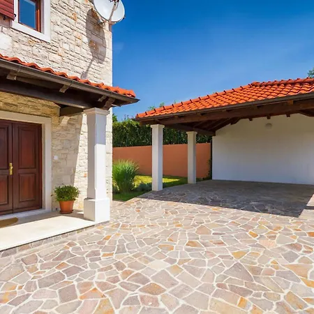 Dubravka In Istria For 11 People - Pet Friendly With 70 M2 Private Pool Villa