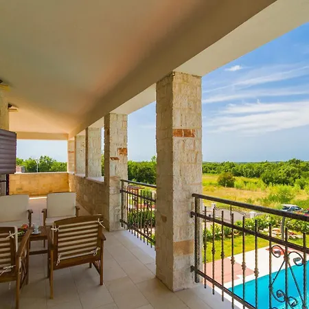 Dubravka In Istria For 11 People - Pet Friendly With 70 M2 Private Pool * Vosteni
