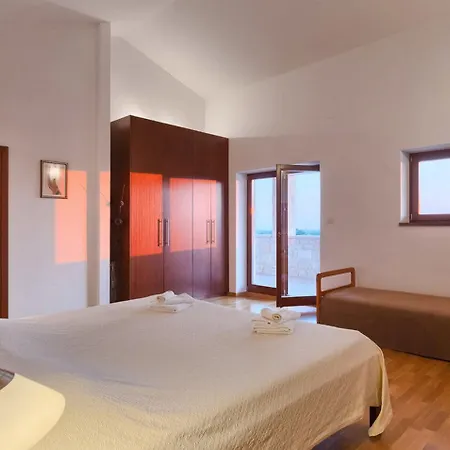 Villa Dubravka In Istria For 11 People - Pet Friendly With 70 M2 Private Pool