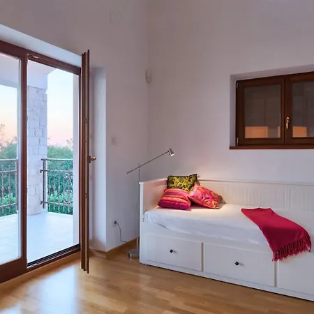 Dubravka In Istria For 11 People - Pet Friendly With 70 M2 Private Pool *
