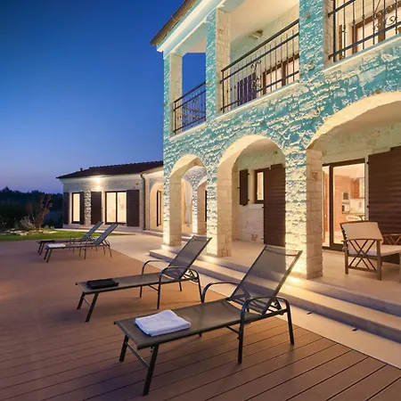 Dubravka In Istria For 11 People - Pet Friendly With 70 M2 Private Pool * Vosteni