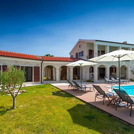 Dubravka In Istria For 11 People - Pet Friendly With 70 M2 Private Pool