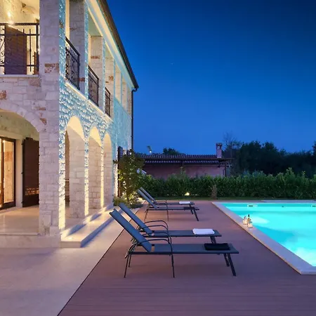Dubravka In Istria For 11 People - Pet Friendly With 70 M2 Private Pool Villa *