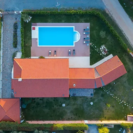 Dubravka In Istria For 11 People - Pet Friendly With 70 M2 Private Pool Villa